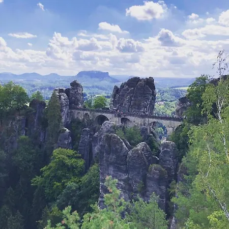 Gemuetliche In Niederpoyritz Mit Garten 아파트 드레스덴