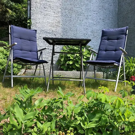 Gemuetliche In Niederpoyritz Mit Garten Dresden